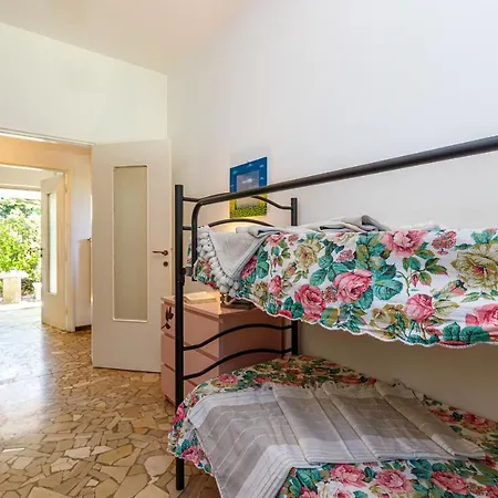 Casa Milena Garden Pet And Kids Friendly * セスト・カレンデ